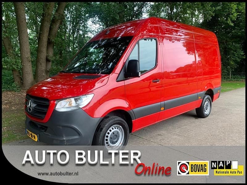 Rood Gebruikt 2023 Mercedes Sprinter Van | € 33.850 (Super prijs) - Afbeelding 1/4