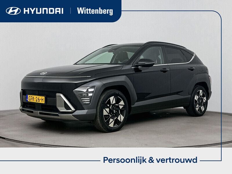 Zwart Gebruikt 2024 Hyundai Kona Comfort SUV | € 31.899 (Iets duurder) - Afbeelding 1/4