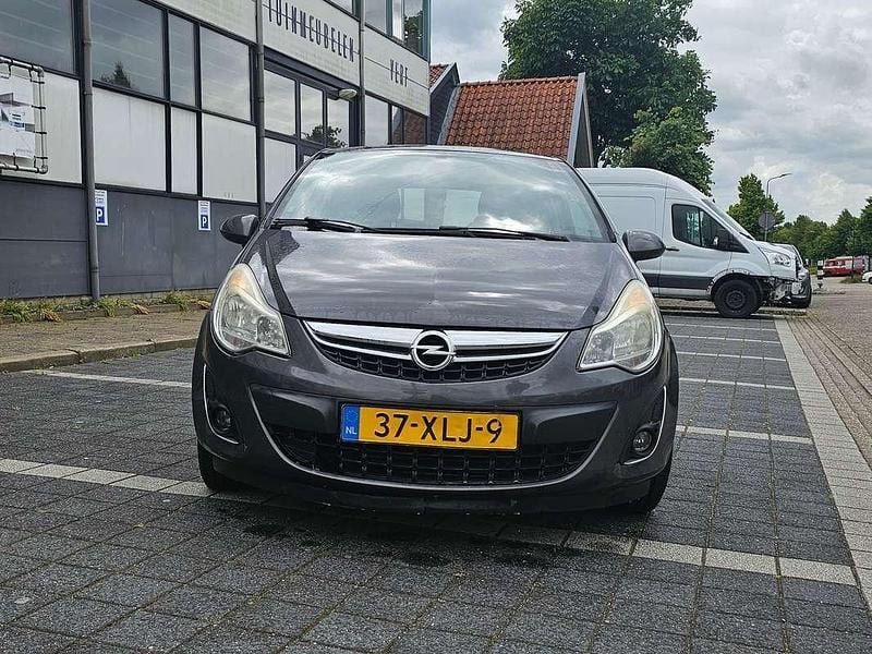 Zilver Gebruikt 2012 Opel Corsa S MPV | € 3.250 (Eerlijke prijs) - Afbeelding 1/4