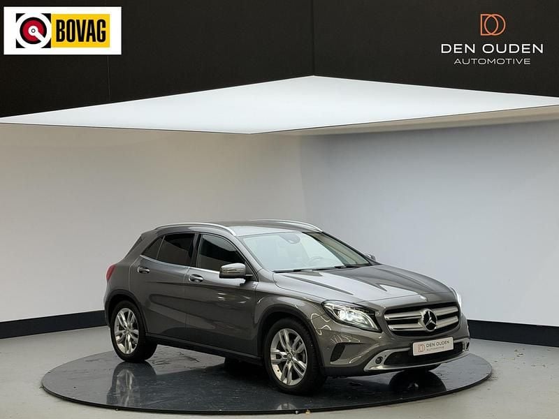 Grijs Gebruikt 2014 Mercedes GLA200 Ambition SUV | € 15.425 (Eerlijke prijs) - Afbeelding 1/4