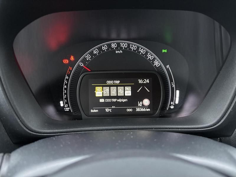 Occasion Toyota Aygo X Play 72 PK (52 kW) 2022 Zwart SUV