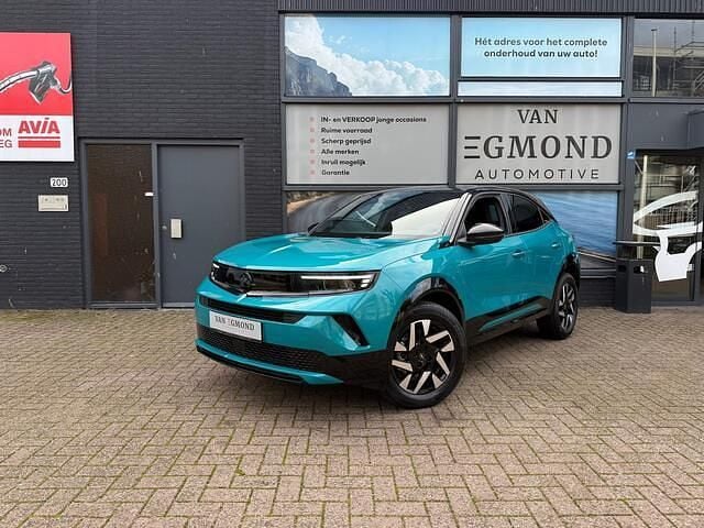 Groen (metallic) Nieuw 2025 Opel Mokka SUV | € 28.950 (Super prijs) - Afbeelding 1/4