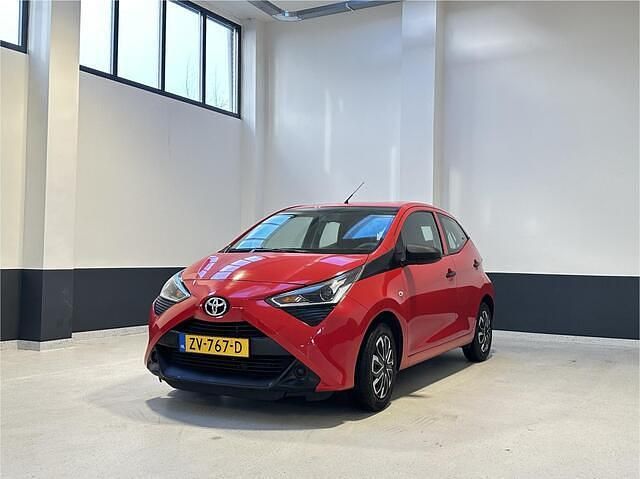Occasion Toyota Aygo 72 PK (52 kW) 2019 Rood Hatchback