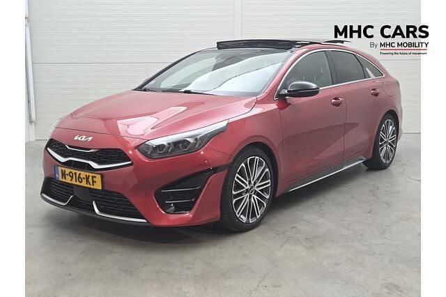 Rood Gebruikt 2021 Kia ProCeed Stationwagen | € 24.400 (Eerlijke prijs) - Afbeelding 1/4