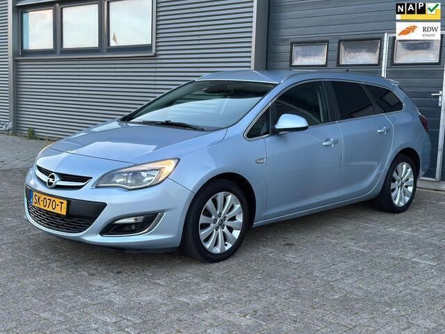 Grijs Occasion 2016 Opel Astra Sport Stationwagen | € 6.799 (Iets duurder) - Afbeelding 1/4