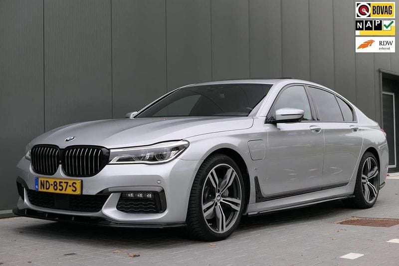Grijs Gebruikt 2016 BMW 740 Executive Sedan | € 31.940 (Duur) - Afbeelding 1/4
