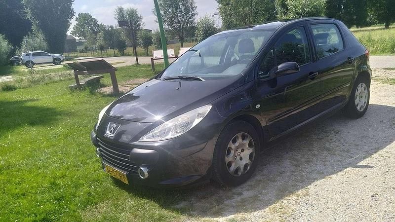 Zwart Gebruikt 2006 Peugeot 307 Filou Hatchback | € 1.350 (Eerlijke prijs) - Afbeelding 1/4