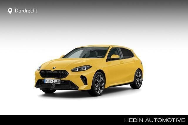 Geel Nieuw 2025 BMW 120 M Sport Hatchback | € 57.983 (Duur) - Afbeelding 1/4