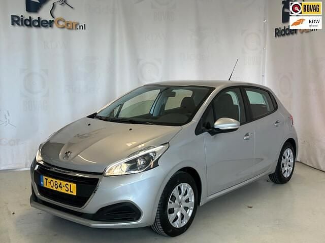 Grijs Gebruikt 2017 Peugeot 208 Allure Hatchback | € 6.999 (Goede deal) - Afbeelding 1/4
