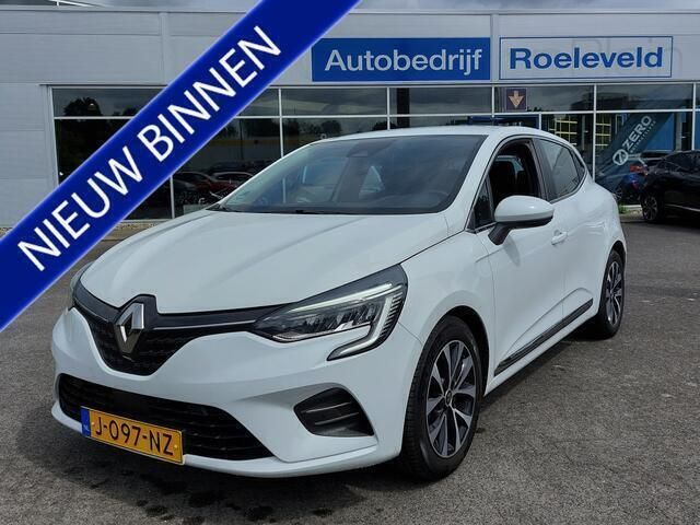 Wit Gebruikt 2020 Renault Clio V Intens Hatchback | € 12.950 (Eerlijke prijs) - Afbeelding 1/3
