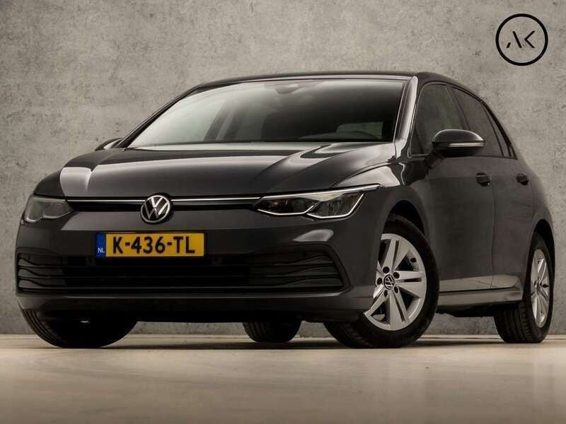 Grijs Gebruikt 2021 VW Golf VIII Life Hatchback | € 19.945 (Eerlijke prijs) - Afbeelding 1/4
