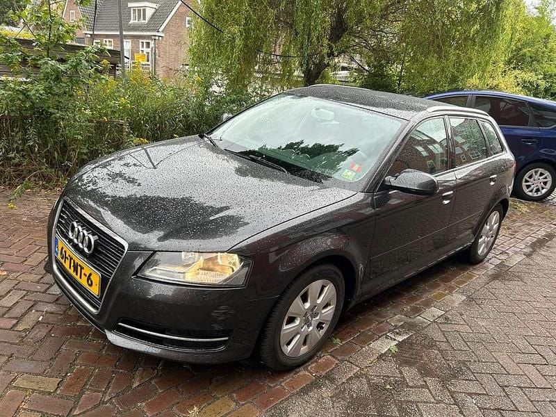 Grijs Gebruikt 2012 Audi A3 Sportback Hatchback | € 3.450 (Super prijs) - Afbeelding 1/4