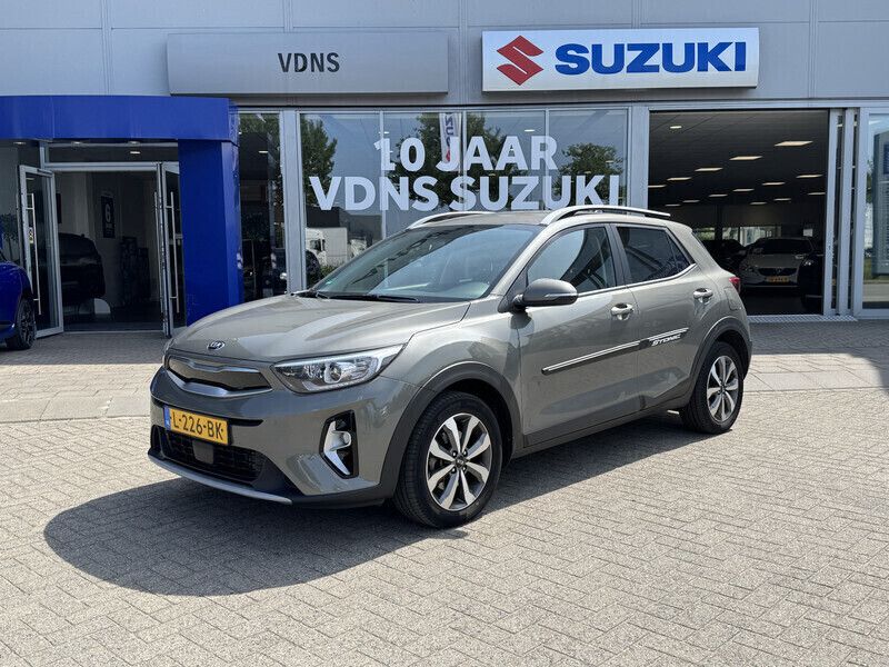 Groen Gebruikt 2021 Kia Stonic SUV | € 23.950 (Iets duurder) - Afbeelding 1/4
