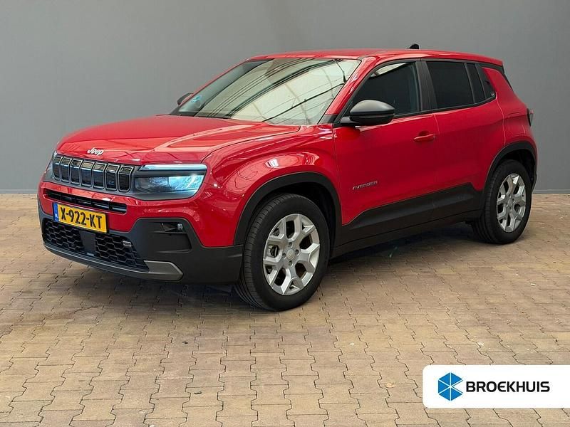 Rood Occasion 2023 Jeep Avenger EV Longitude SUV | € 22.400 (Eerlijke prijs) - Afbeelding 1/4