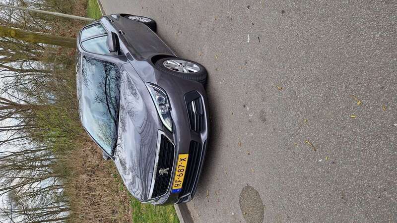 Grijs Gebruikt 2017 Peugeot 308 Active Hatchback | € 10.250 (Eerlijke prijs) - Afbeelding 1/4