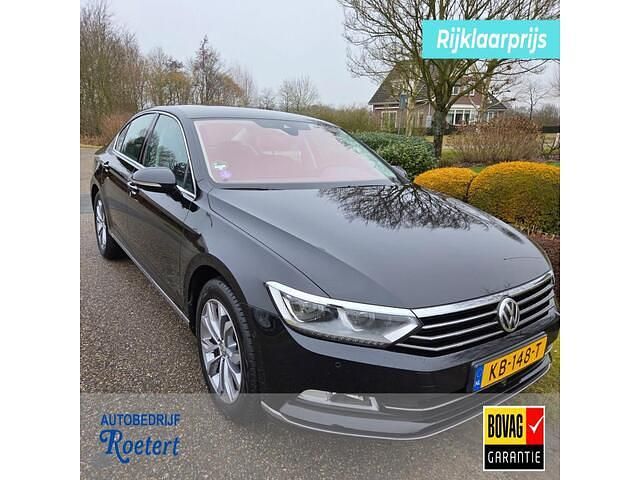 Zwart Occasion 2016 VW Passat Highline Sedan | € 12.850 (Eerlijke prijs) - Afbeelding 1/4