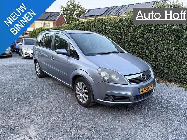 Grijs Gebruikt 2008 Opel Zafira MPV | € 5.445 - Afbeelding 1/4