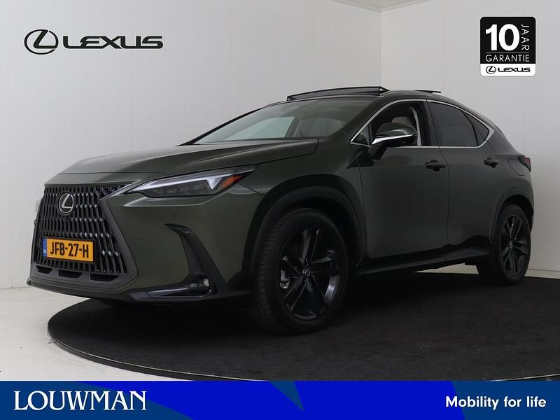 Groen Occasion 2025 Lexus NX450h+ President Line SUV | € 71.945 (Duur) - Afbeelding 1/4