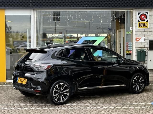 Occasion Renault Clio V Techno 91 PK (66 kW) 2024 Noir étoilé (gne) Hatchback