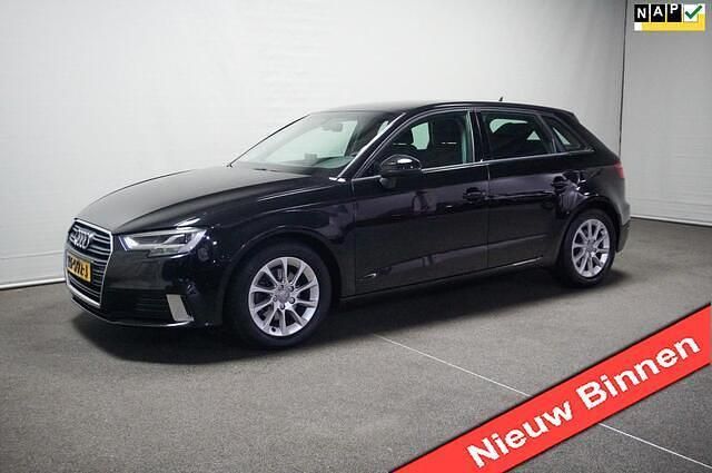 Zwart Gebruikt 2016 Audi A3 Sportback Sport Hatchback | € 8.950 (Iets duurder) - Afbeelding 1/4