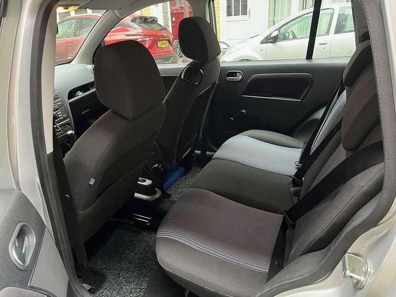 Occasion Ford Fusion Trend 101 PK (74 kW) 2007 Zilver MPV