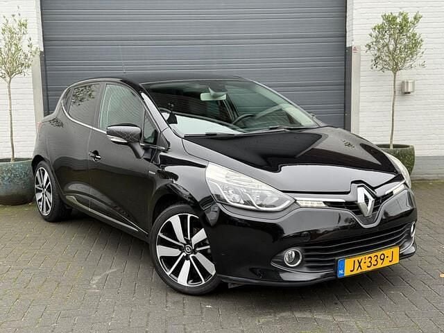 Zwart Gebruikt 2016 Renault Clio IV Iconic Hatchback | € 6.795 (Eerlijke prijs) - Afbeelding 1/4