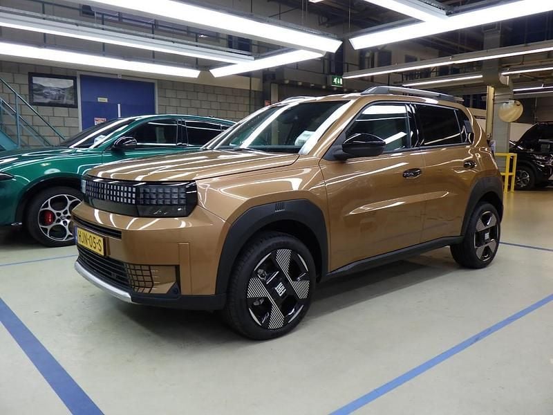 Bruin Nieuw 2025 Fiat Grande Panda La Prima SUV | € 26.895 (Goede deal) - Afbeelding 1/4