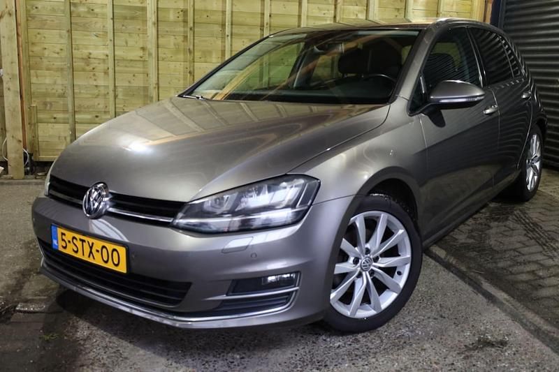 Grijs Occasion 2013 VW Golf VII Highline Hatchback | € 7.950 (Goede deal) - Afbeelding 1/4