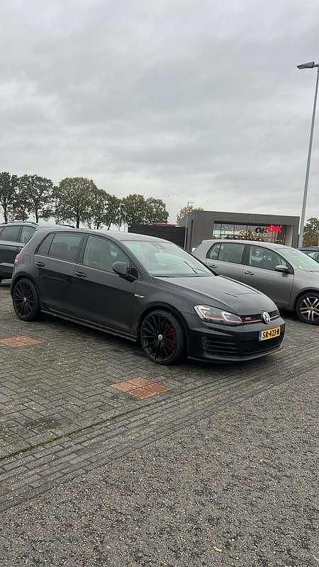 Zwart Gebruikt 2013 VW Golf VII GTI Stationwagen | € 12.000 (Eerlijke prijs) - Afbeelding 1/3