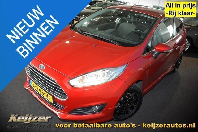 Rood Gebruikt 2016 Ford Fiesta Titanium Hatchback | € 9.950 (Duur) - Afbeelding 1/4