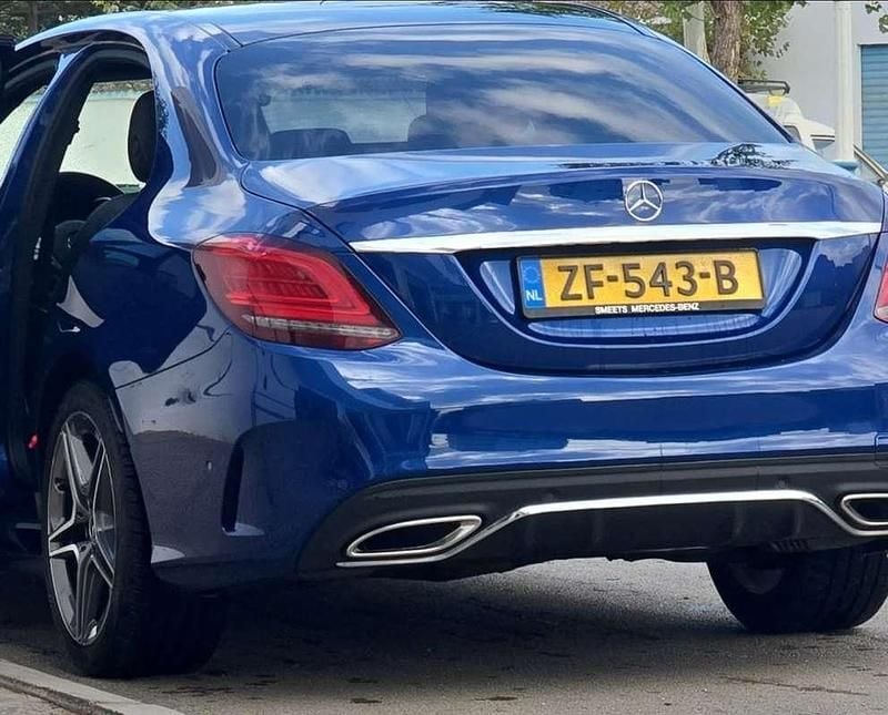Blauw Gebruikt 2019 Mercedes C180 Sedan | € 27.500 (Iets duurder) - Afbeelding 1/4
