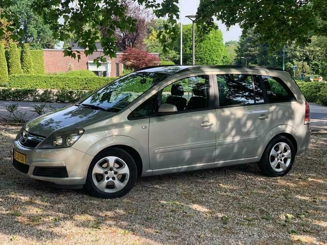 Grijs Gebruikt 2006 Opel Zafira Enjoy MPV | € 2.250 (Iets duurder) - Afbeelding 1/4