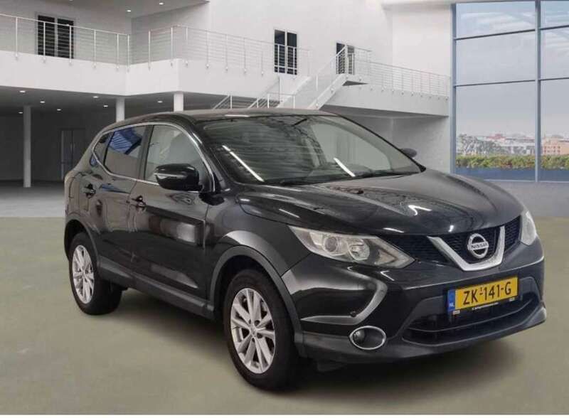 Zwart Gebruikt 2014 Nissan Qashqai Acenta SUV | € 11.000 (Goede deal) - Afbeelding 1/4