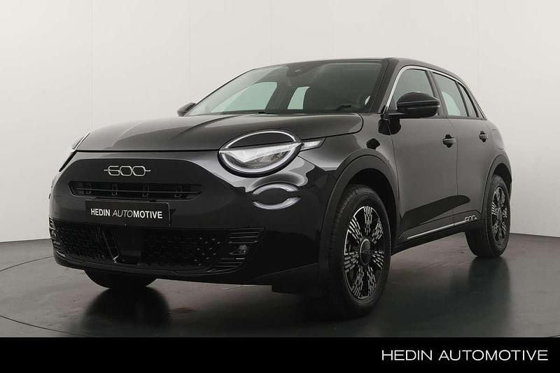 Nieuw 2025 Fiat 600 Urban SUV | € 32.948 - Afbeelding 1/4