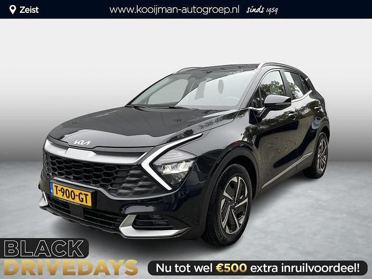 Zwart Gebruikt 2023 Kia Sportage SUV | € 32.745 (Eerlijke prijs) - Afbeelding 1/4