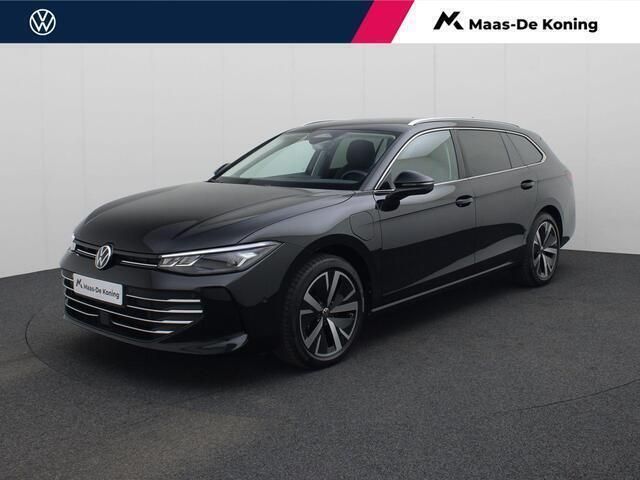 Zwart Gebruikt 2024 VW Passat Business Stationwagen | € 41.740 (Iets duurder) - Afbeelding 1/4