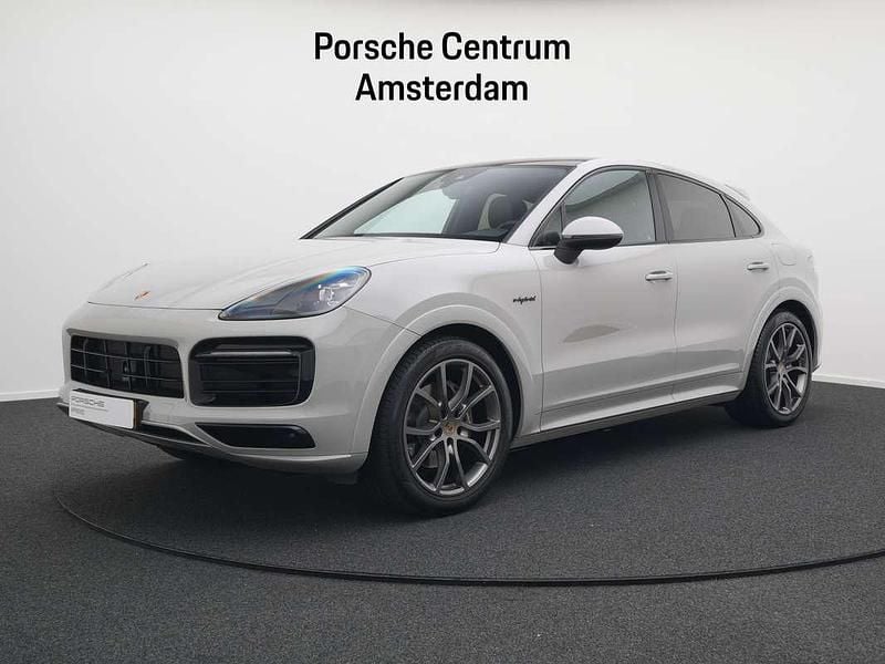 Grijs Occasion 2022 Porsche Cayenne SUV | € 87.950 (Duur) - Afbeelding 1/4