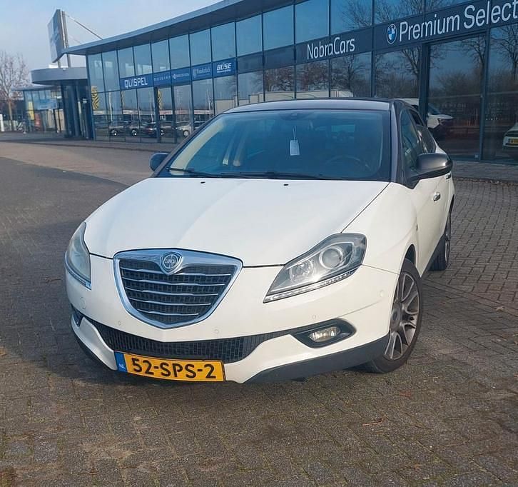 Occasion 2011 Lancia Delta Hatchback | € 2.950 (Eerlijke prijs) - Afbeelding 1/4