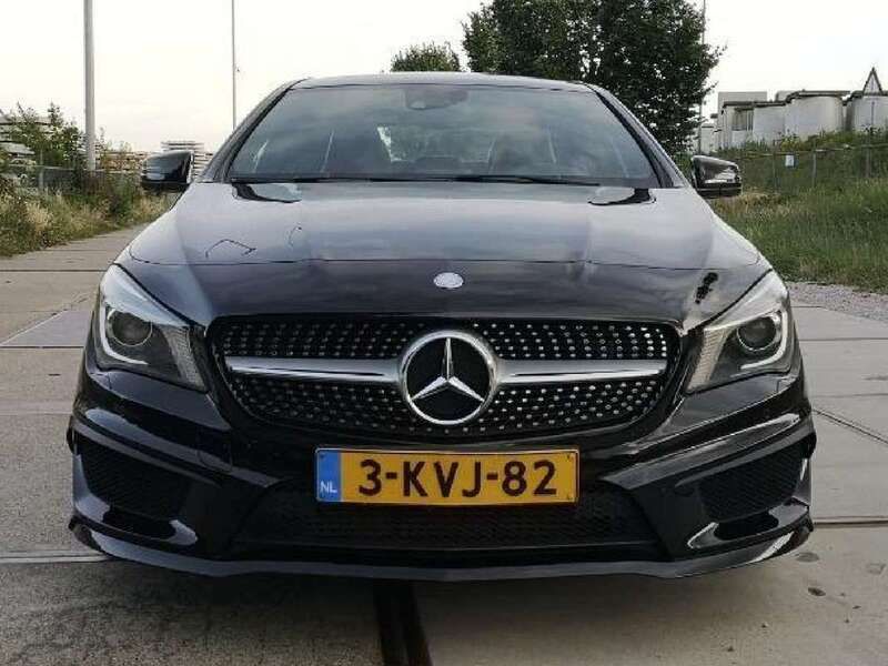 Zwart Gebruikt 2013 Mercedes CLA200 Ambition Sedan | € 12.999 (Super prijs) - Afbeelding 1/4