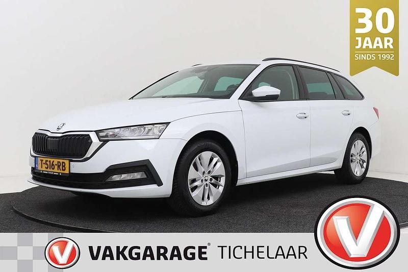 Wit Gebruikt 2023 Skoda Octavia Business Line Stationwagen | € 14.999 (Super prijs) - Afbeelding 1/3