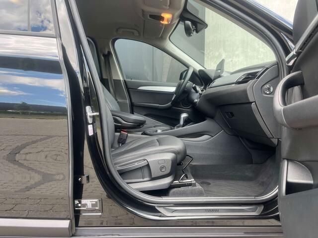 Zwart Gebruikt 2021 BMW X1 SUV | € 28.500 (Goede deal) - Afbeelding 1/4