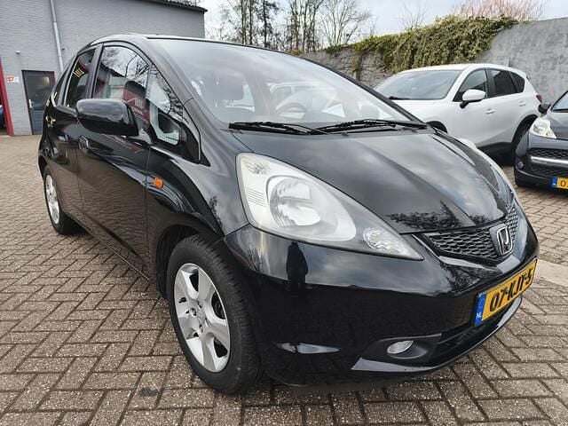 Zwart Occasion 2010 Honda Jazz Trend Hatchback | € 4.950 (Eerlijke prijs) - Afbeelding 1/4