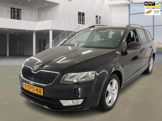 Zwart Gebruikt 2014 Skoda Octavia Business Line Stationwagen | € 5.950 (Eerlijke prijs) - Afbeelding 1/4