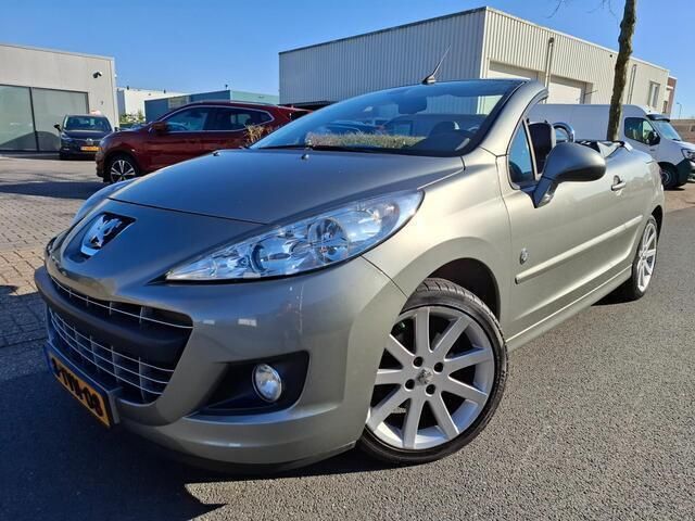 Grijs Gebruikt 2009 Peugeot 207 CC Cabriolet | € 3.950 (Eerlijke prijs) - Afbeelding 1/4