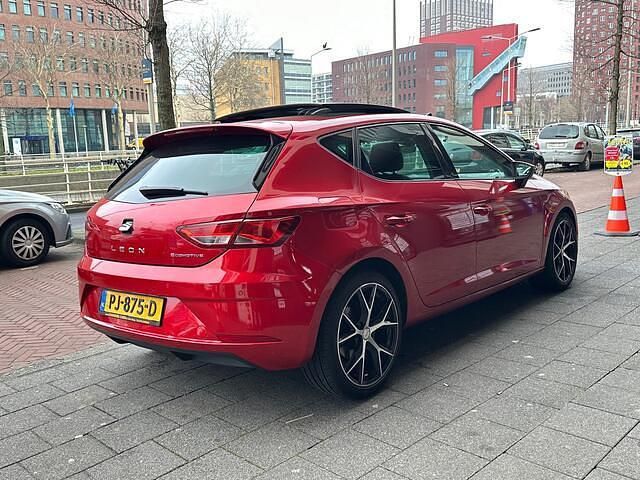 Occasion Seat Leon Business 116 PK (85 kW) 2017 Rood Hatchback