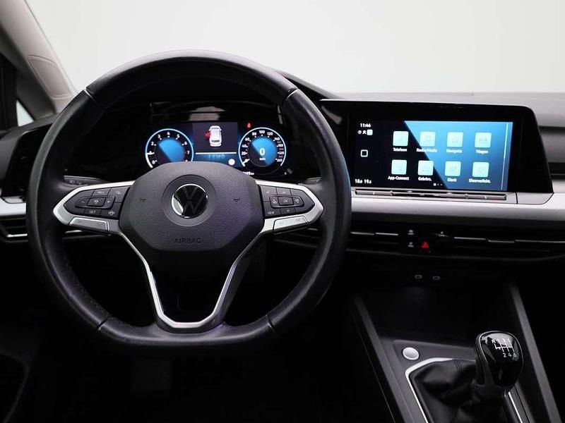 Occasion VW Golf VIII Life 110 PK (80 kW) 2021 Zwart Hatchback