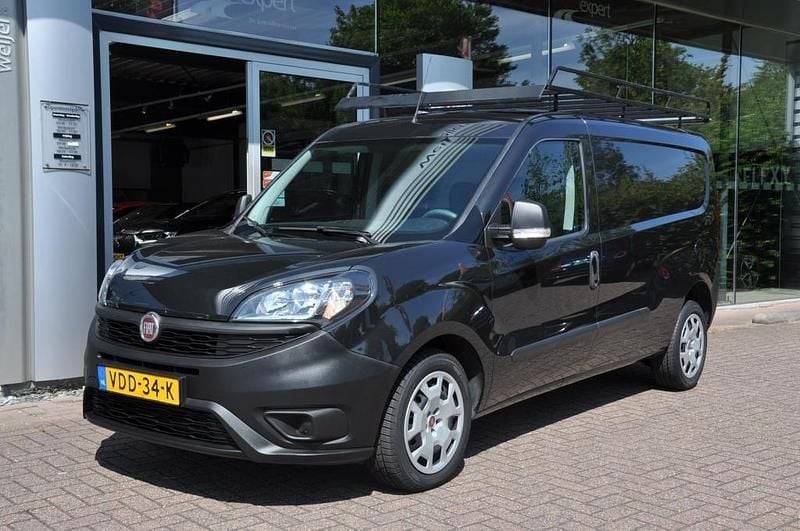 Zwart Gebruikt 2019 Fiat Doblò MPV | € 8.950 (Goede deal) - Afbeelding 1/4