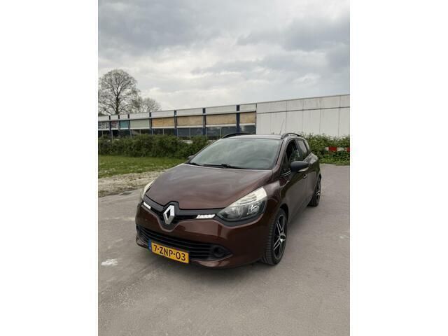 Bruin Gebruikt 2015 Renault Clio GrandTour Night&Day Stationwagen | € 5.499 (Goede deal) - Afbeelding 1/4