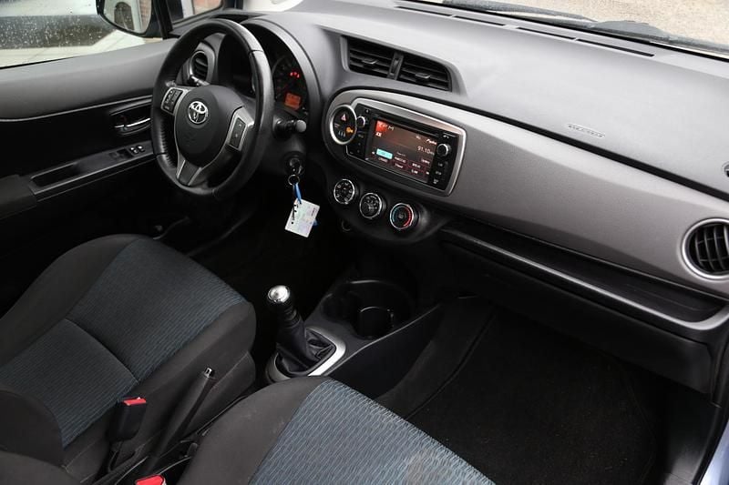 Occasion Toyota Yaris 69 PK (50 kW) 2013 Blauw (metallic) Hatchback