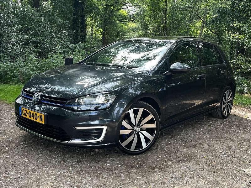 Grijs Gebruikt 2015 VW Golf VII GTE Hatchback | € 9.949 (Super prijs) - Afbeelding 1/4